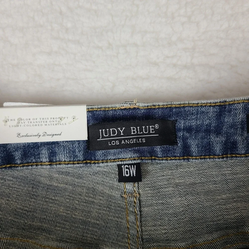 Judy Blue Jeans Womens 16W Blue Boyfriend Fit Distress Light Wash JB88605 NEW